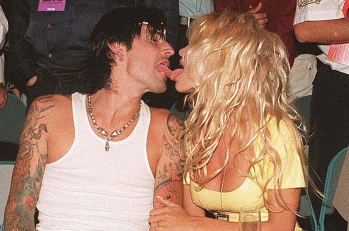 Видео андерсон и томми. Pamela Anderson and Tommy Lee. Памелла и Томми ли 1995.