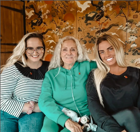 The sisters with their mum Amy.