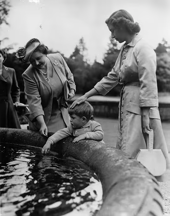 Queen Mother with Children Balmoral